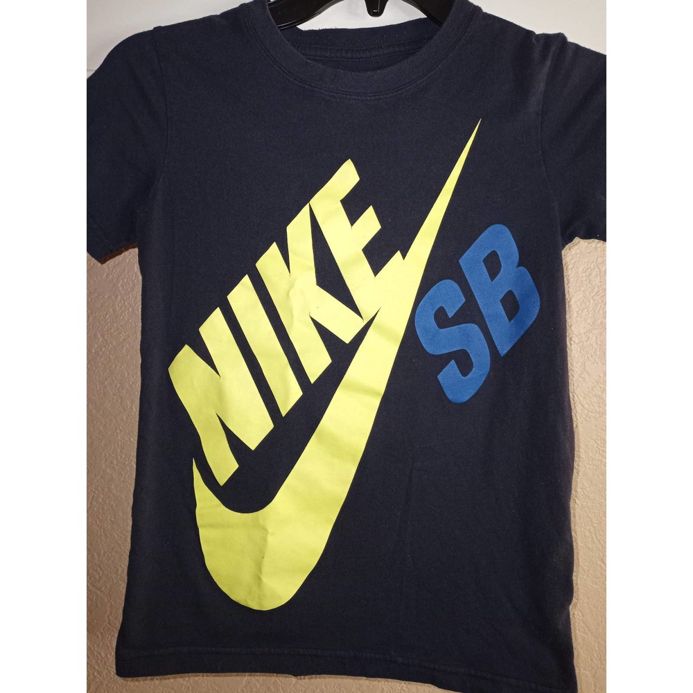 Boys Nike Small